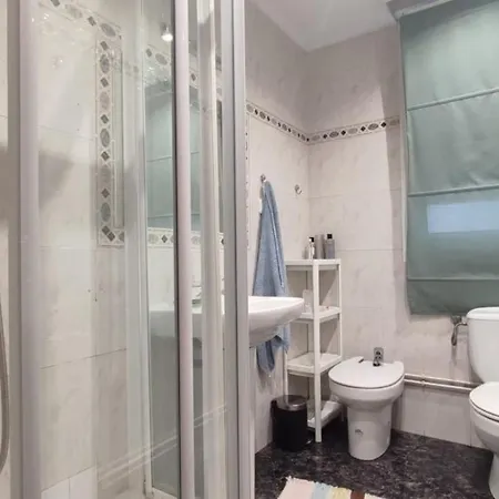 Guest house Acogedora Habitacion Centrica, Con Wifi Gratis 5 *